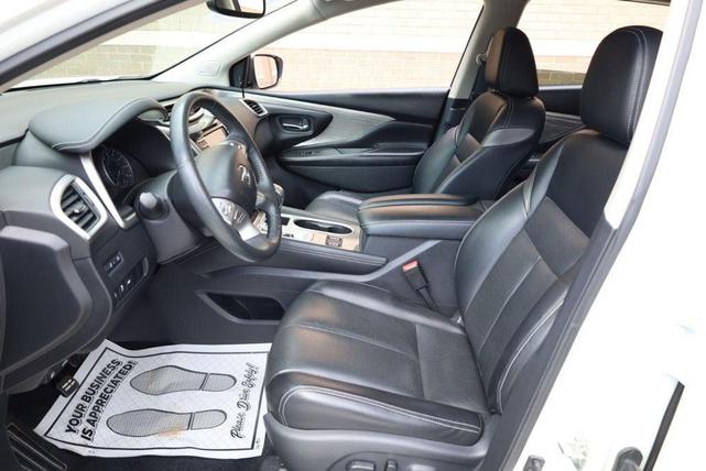 Photo of 2018 Pearl White Nissan Murano