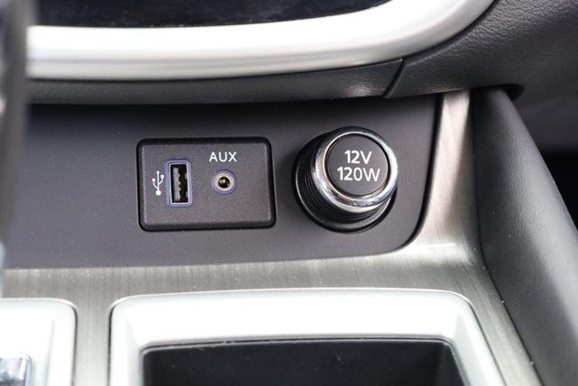 Photo of 2018 Pearl White Nissan Murano