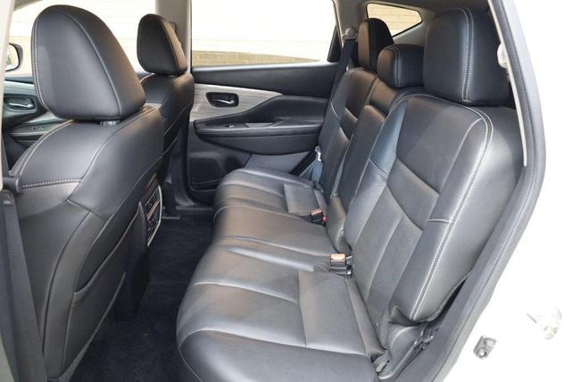 Photo of 2018 Pearl White Nissan Murano