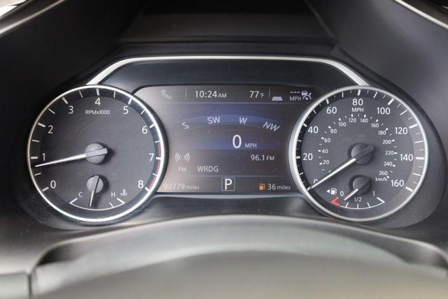 Photo of 2018 Pearl White Nissan Murano