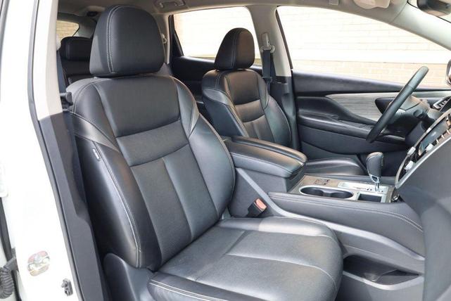 Photo of 2018 Pearl White Nissan Murano