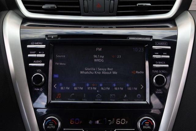 Photo of 2018 Pearl White Nissan Murano