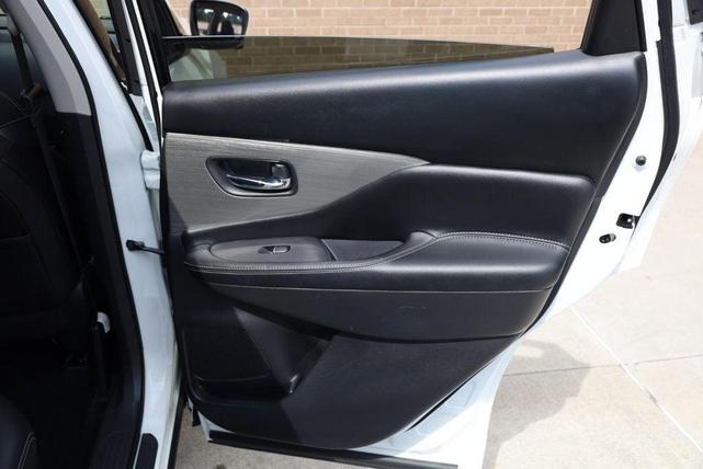 Photo of 2018 Pearl White Nissan Murano