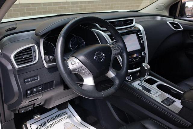 Photo of 2018 Pearl White Nissan Murano