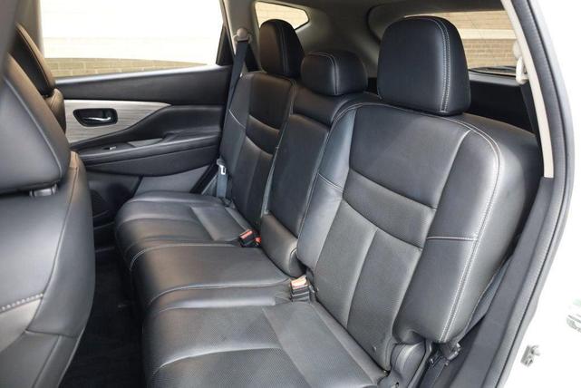 Photo of 2018 Pearl White Nissan Murano
