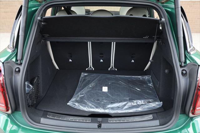 Photo of 2023 British Racing Green IV Metallic MINI Countryman