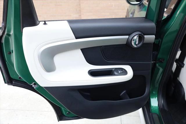 Photo of 2023 British Racing Green IV Metallic MINI Countryman
