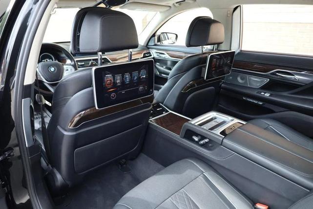 Photo of 2017 Black Sapphire Metallic BMW 750