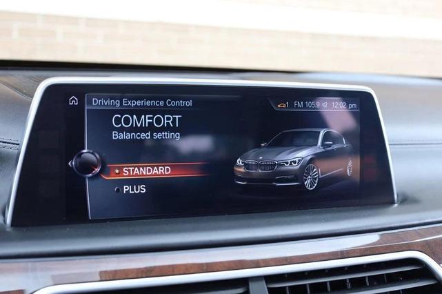 Photo of 2017 Black Sapphire Metallic BMW 750
