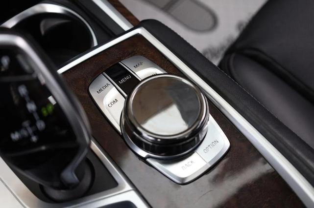 Photo of 2017 Black Sapphire Metallic BMW 750