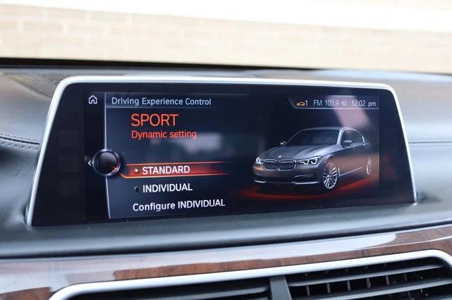 Photo of 2017 Black Sapphire Metallic BMW 750
