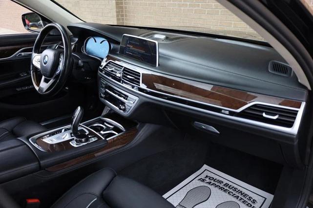 Photo of 2017 Black Sapphire Metallic BMW 750