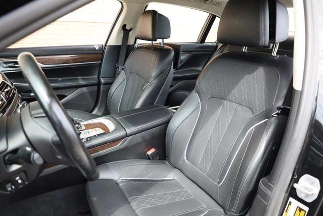 Photo of 2017 Black Sapphire Metallic BMW 750