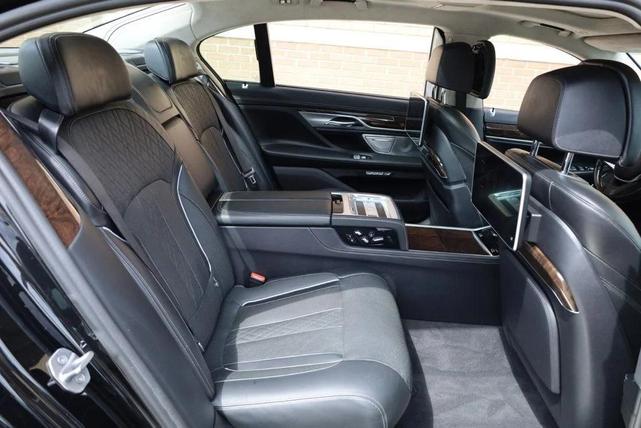 Photo of 2017 Black Sapphire Metallic BMW 750