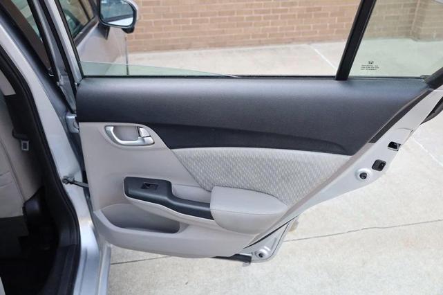 Photo of 2014 Alabaster Silver Metallic Honda Civic