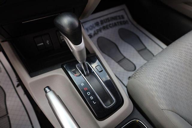 Photo of 2014 Alabaster Silver Metallic Honda Civic