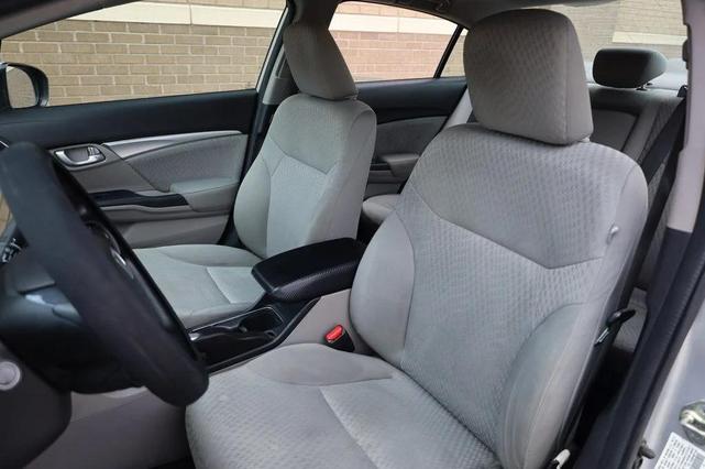Photo of 2014 Alabaster Silver Metallic Honda Civic