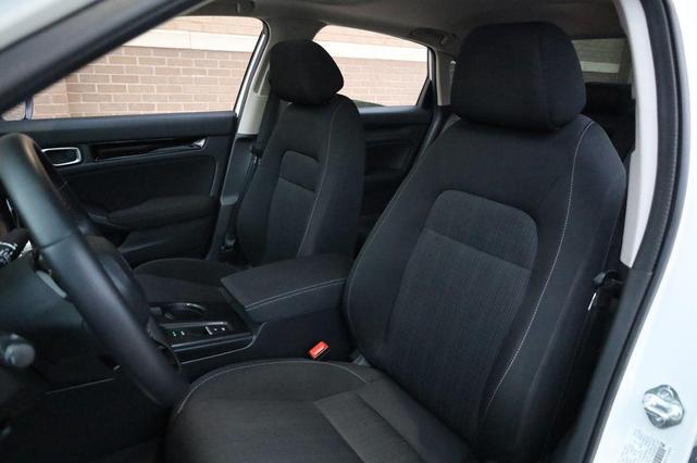 Photo of 2023 Platinum White Pearl Honda Civic
