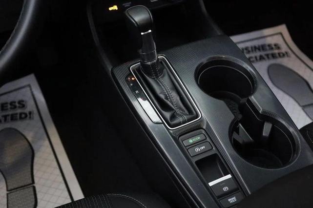 Photo of 2023 Platinum White Pearl Honda Civic