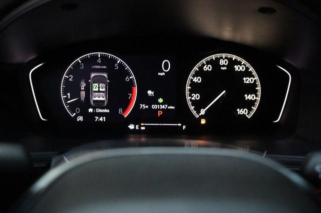 Photo of 2023 Platinum White Pearl Honda Civic