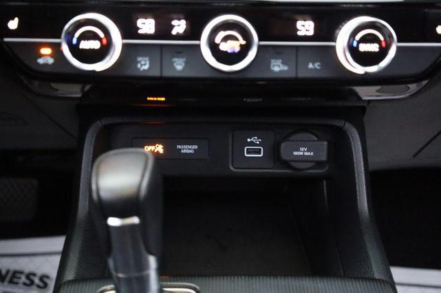 Photo of 2023 Platinum White Pearl Honda Civic