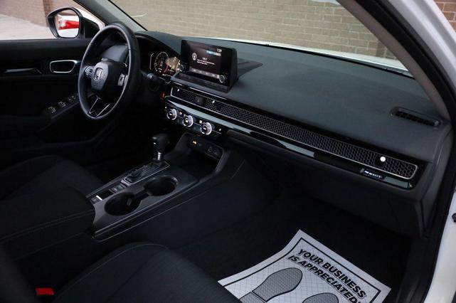 Photo of 2023 Platinum White Pearl Honda Civic