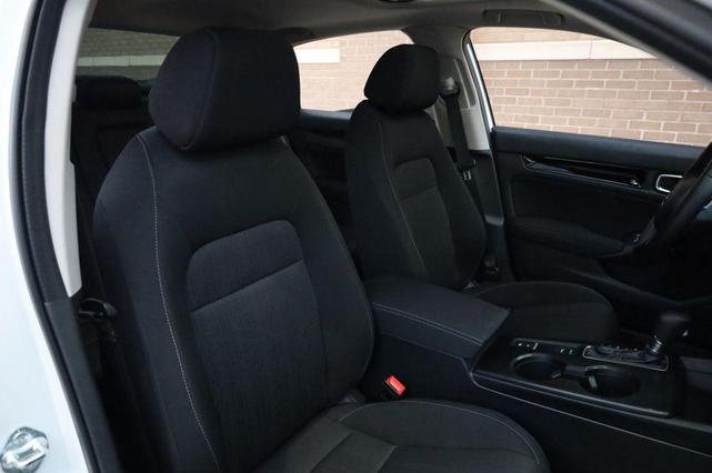 Photo of 2023 Platinum White Pearl Honda Civic