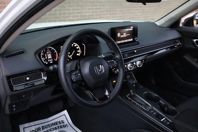 Photo of 2023 Platinum White Pearl Honda Civic