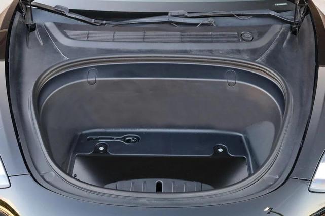 Photo of 2018 Black Tesla Model 3