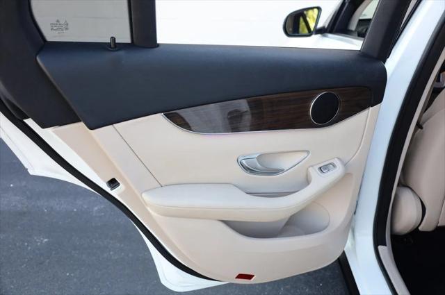 Photo of 2021 White Mercedes-Benz GLC 300