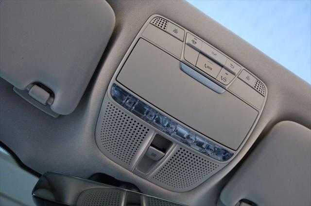 Photo of 2021 White Mercedes-Benz GLC 300