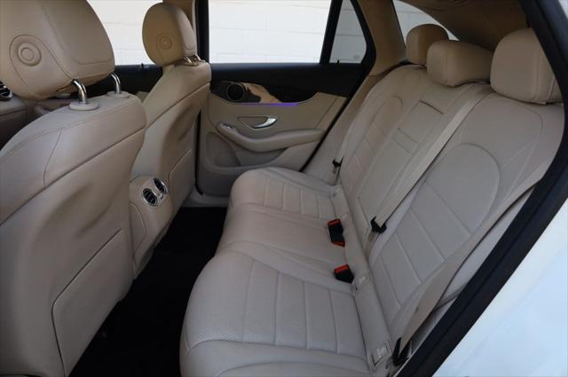 Photo of 2021 White Mercedes-Benz GLC 300