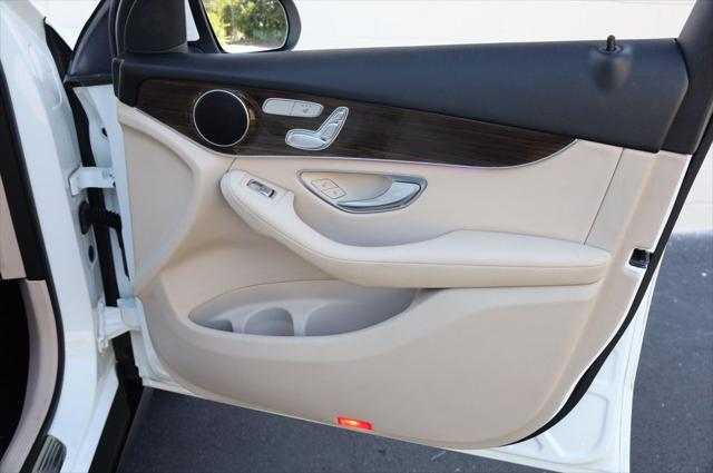 Photo of 2021 White Mercedes-Benz GLC 300