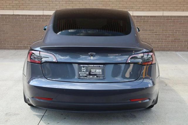 Photo of 2019 Midnight Silver Metallic Tesla Model 3