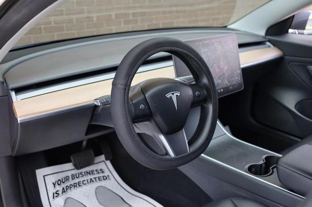 Photo of 2019 Midnight Silver Metallic Tesla Model 3