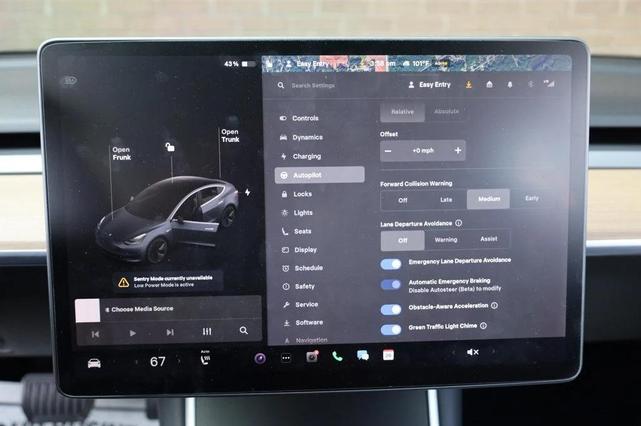 Photo of 2019 Midnight Silver Metallic Tesla Model 3