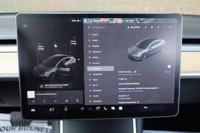 Photo of 2019 Midnight Silver Metallic Tesla Model 3
