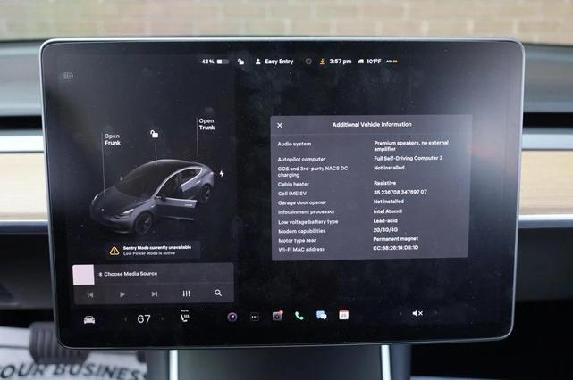 Photo of 2019 Midnight Silver Metallic Tesla Model 3