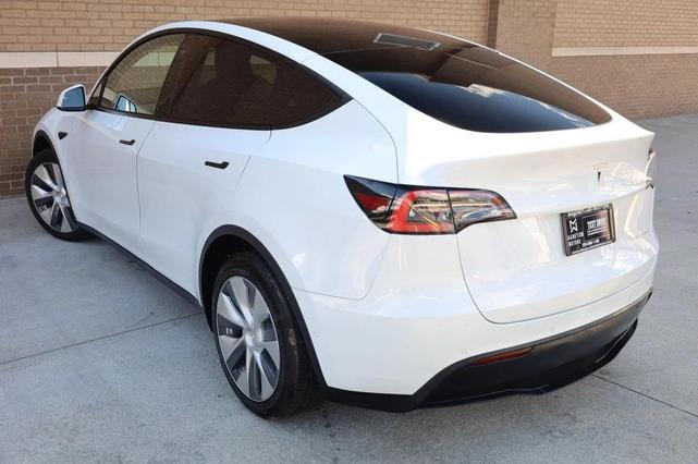 Photo of 2021 Pearl White Multi-Coat Tesla Model Y