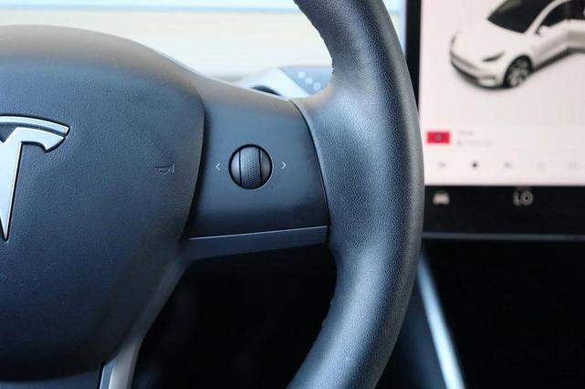 Photo of 2021 Pearl White Multi-Coat Tesla Model Y