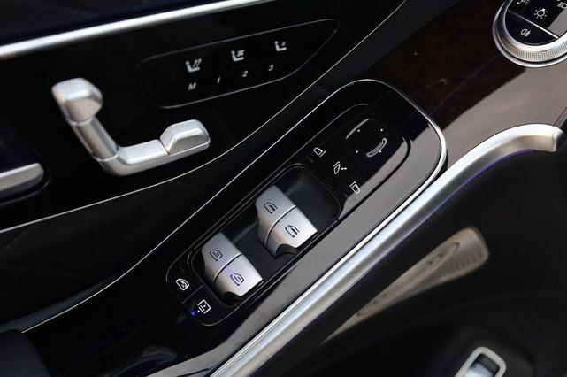Photo of 2021 designo Diamond White Mercedes-Benz S-Class