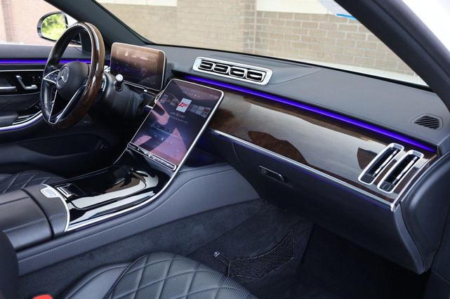 Photo of 2021 designo Diamond White Mercedes-Benz S-Class