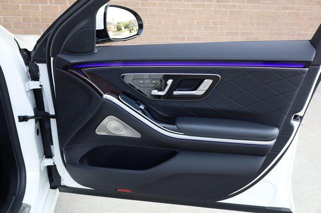 Photo of 2021 designo Diamond White Mercedes-Benz S-Class