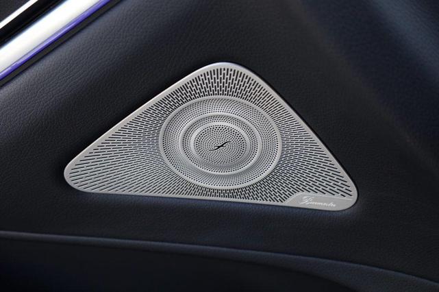 Photo of 2021 designo Diamond White Mercedes-Benz S-Class