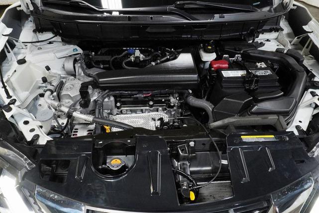 Photo of 2019 Pearl White Tricoat Nissan Rogue