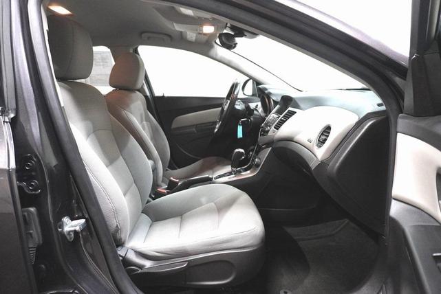 Photo of 2014 Tungsten Metallic Chevrolet Cruze