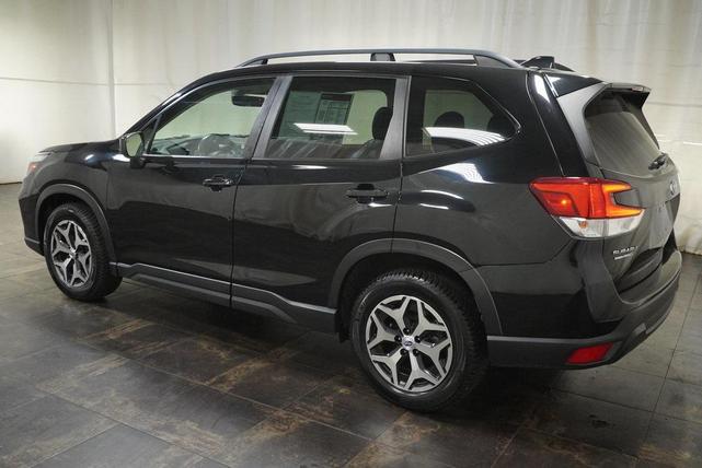 Photo of 2022 Crystal Black Silica Subaru Ascent
