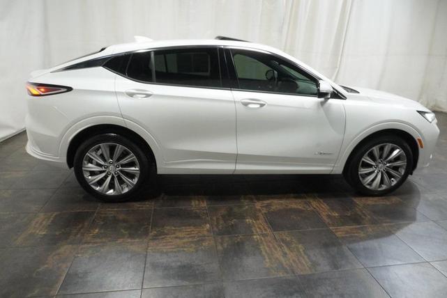 Photo of 2024 White Frost Tricoat Buick Envista