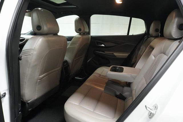 Photo of 2024 White Frost Tricoat Buick Envista