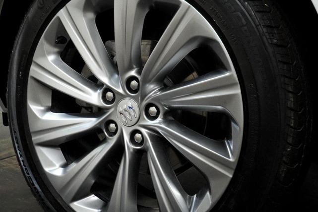 Photo of 2024 White Frost Tricoat Buick Envista